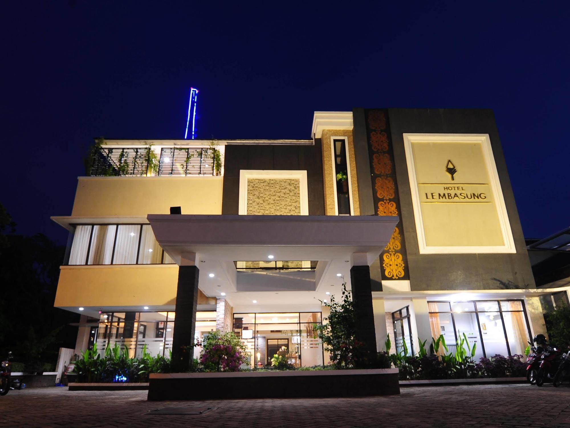 Lembasung Boutique Syariah Hotel Tarakan Exteriör bild